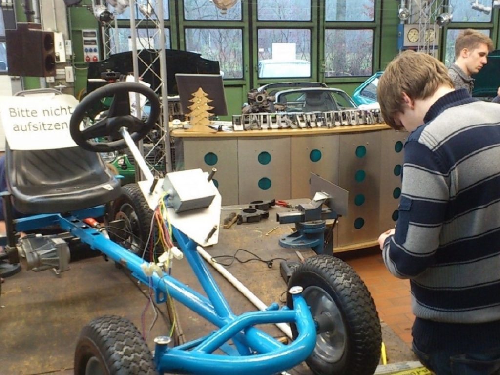 Projekt des BG-Technik im Fach Praxis: Umbau eines Go-Carts zu einem Elektro-Cart