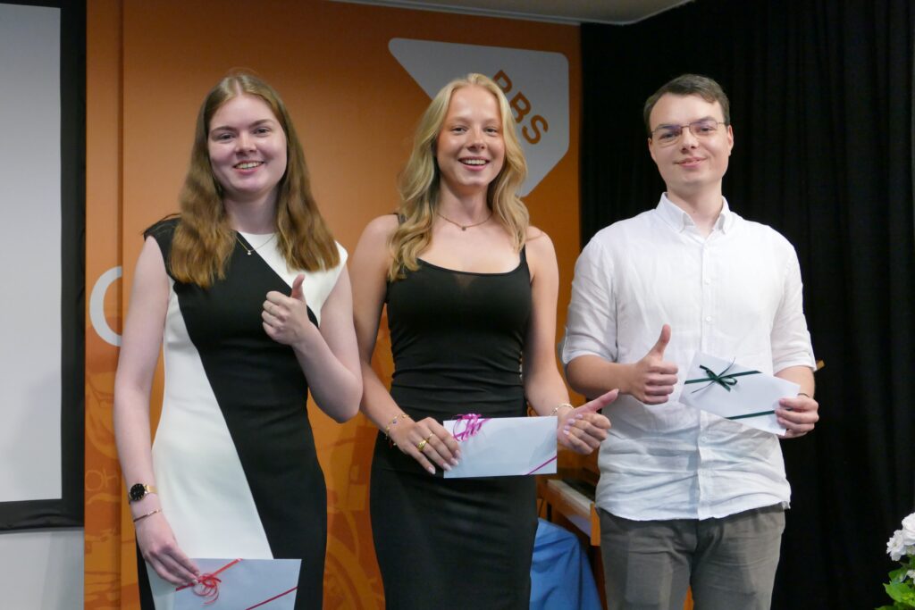 Die Besten ihres Jahrgangs: (v.l.) Nele Sophie Brauer, Maite Müscher, Sebastian Schewe