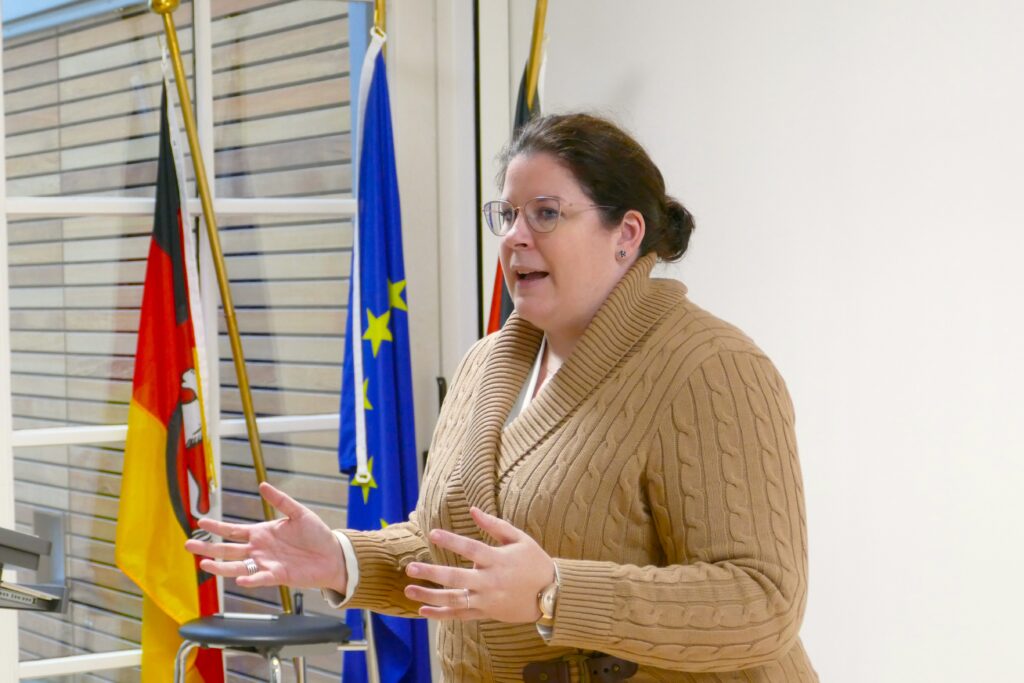 Lena Düpont, Europaabgeordnete, überreichte die Europässe
