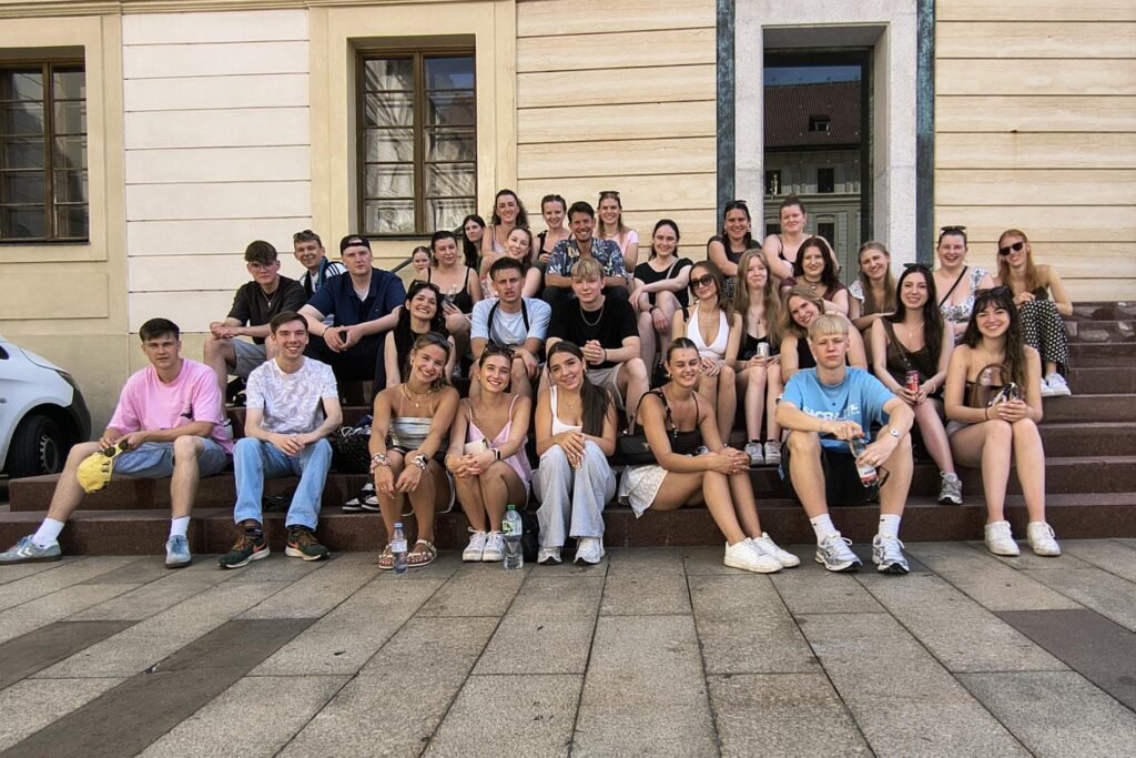 Gruppenfoto bei der Prager Burg