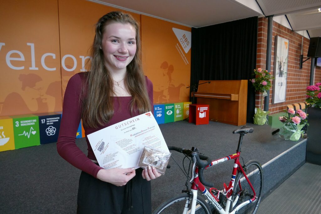 Line Marie Hoffmann ist die Siegerin in der Kategorie der radelnden Schülerinnen und Schüler