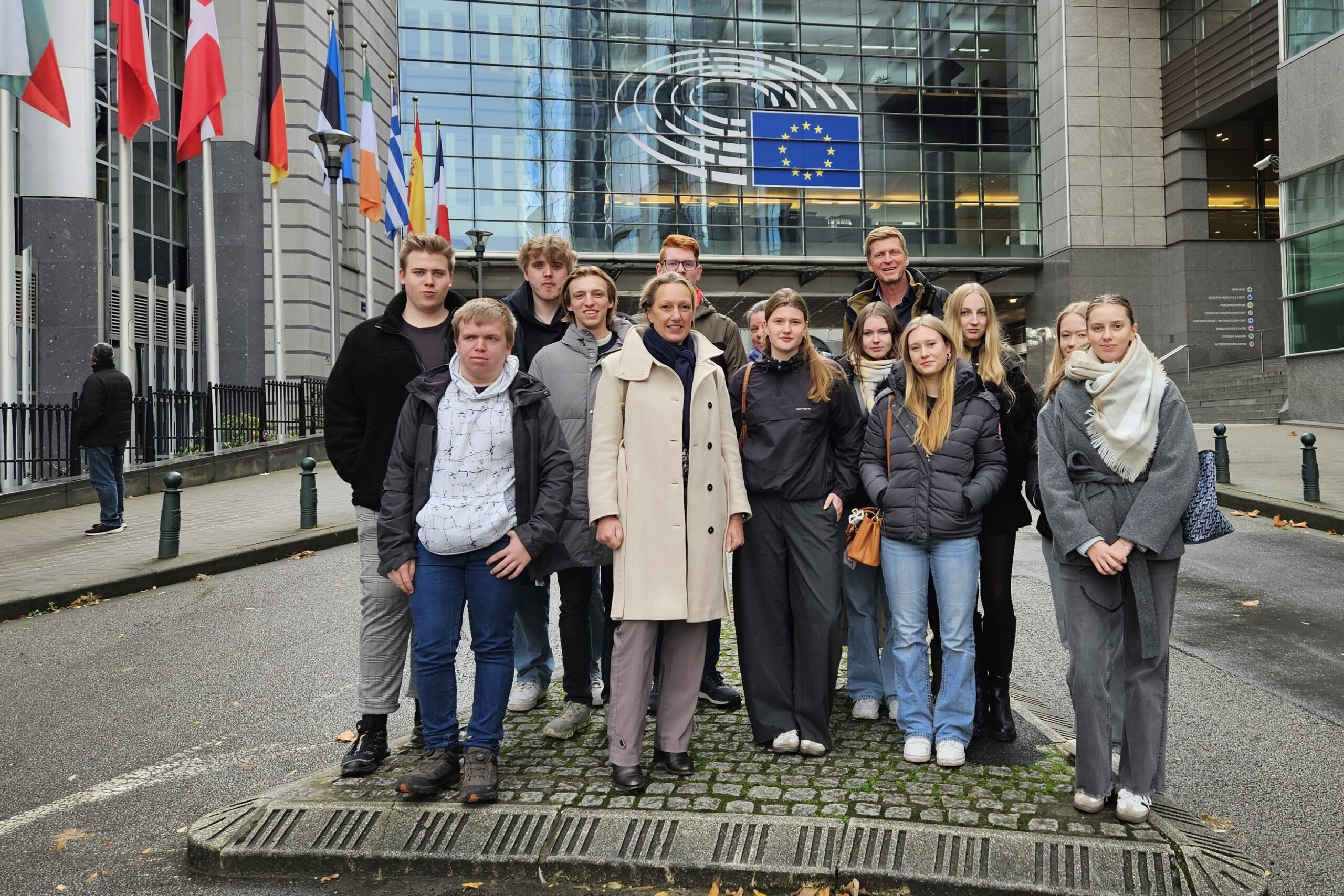 Vor dem Europäischen Parlament