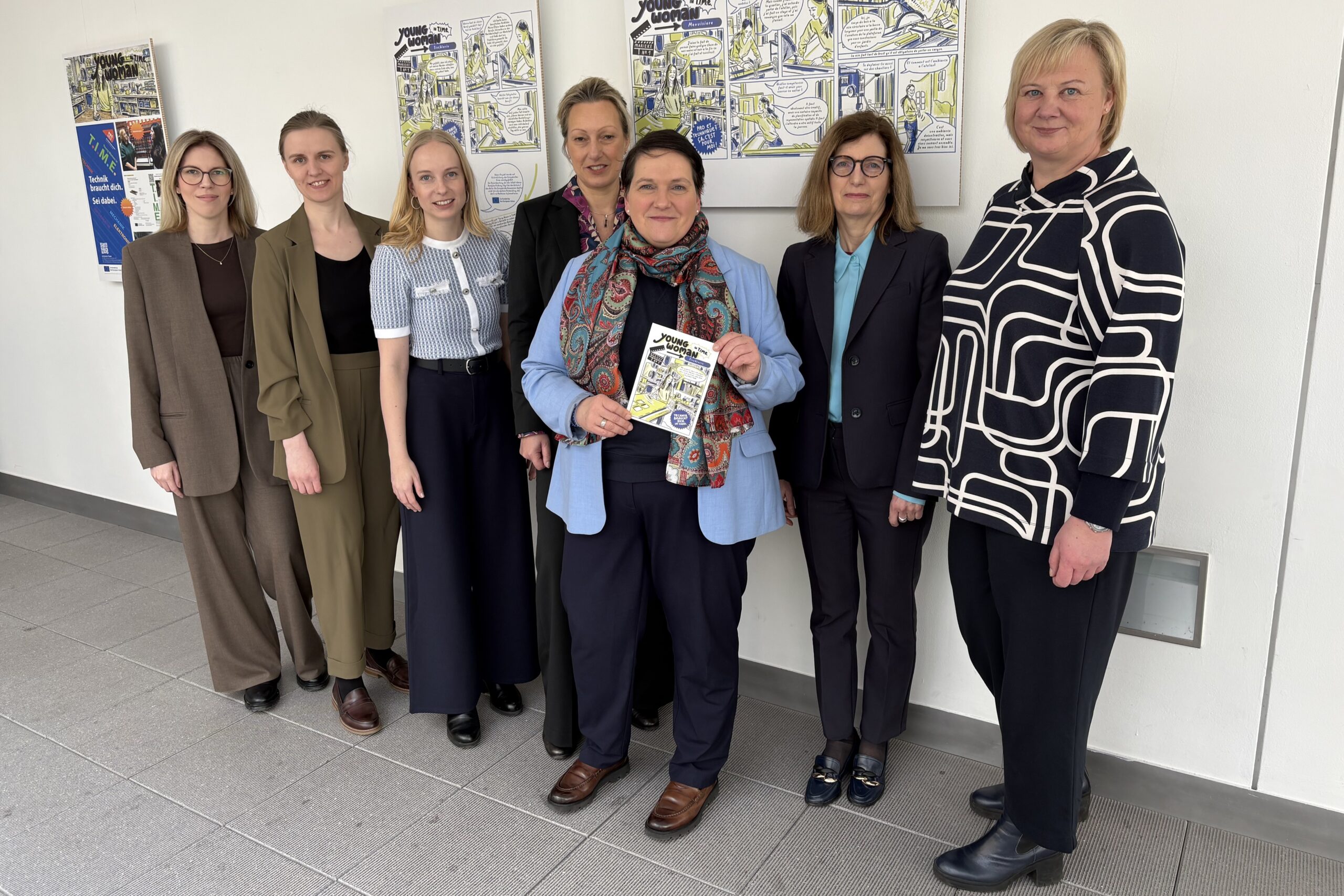 Olga Scheer, Agnes Mach, Sabrina Repp, Daniela Thies, Manuela Geleng und  Ute Sandvos, v.l.n.r. (Foto: Niedersächsische Staatskanzlei)
