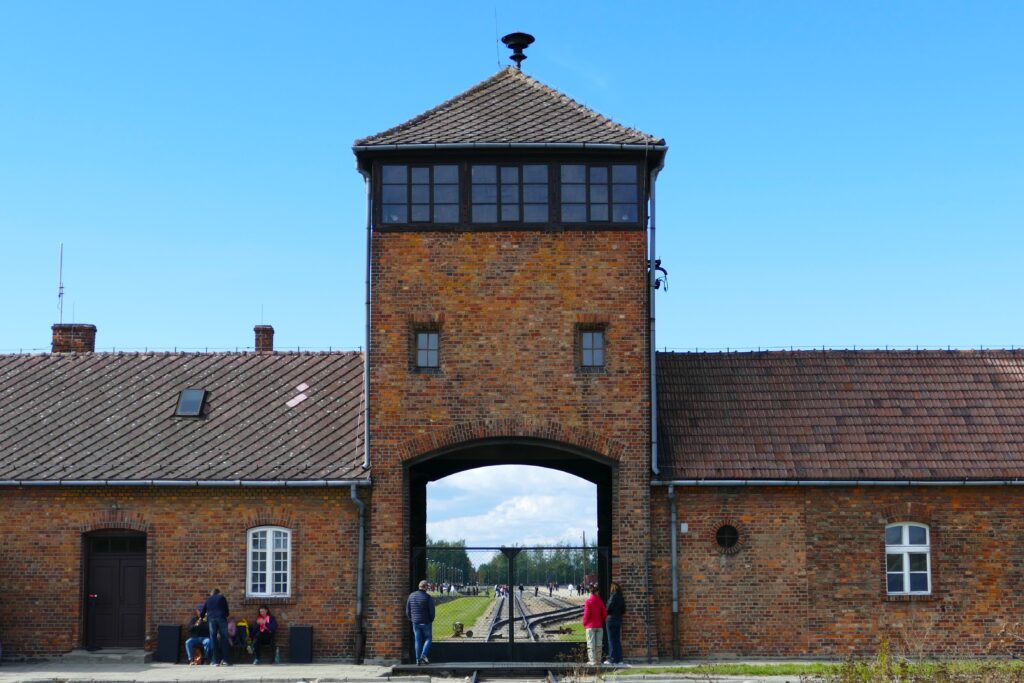 Das Todesgleis in Auschwitz-Birkenau. Der Weg zur millionenfachen Vernichtung